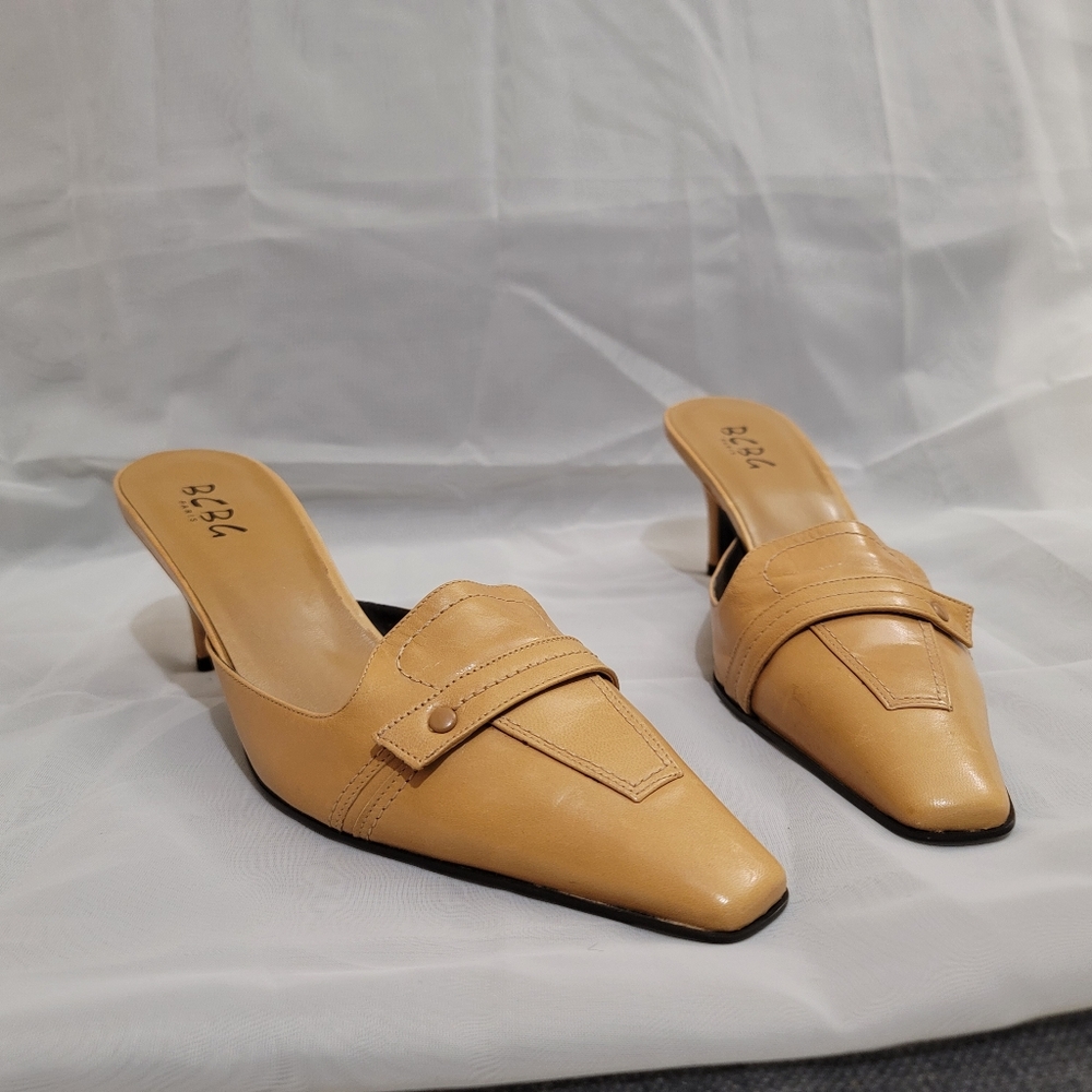 SOLD Yellow Tan Vintage Bcbg Kitten Mules